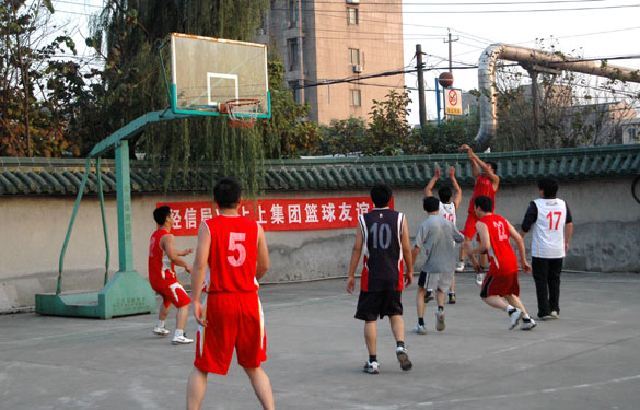 南宫NG28与溧阳市经信局举行篮球友谊赛