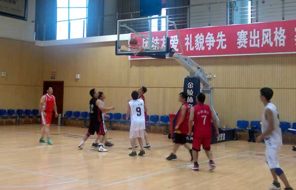 南宫NG28与溧阳市经信局举行篮球友谊赛