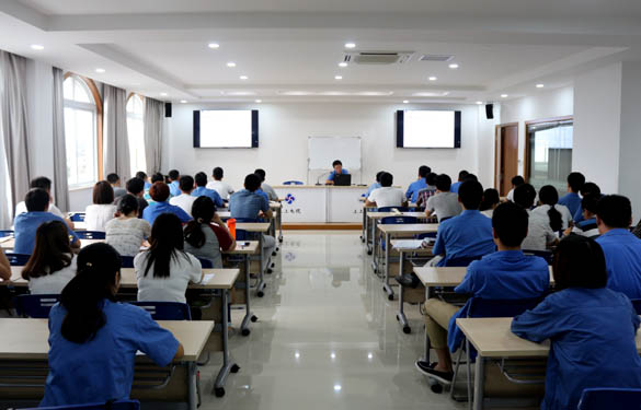 南宫NG28电缆2015年新进大学生转型培训班乐成举行